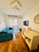 Centar NS APARTMAN - Bed and Breakfast Novi Sad