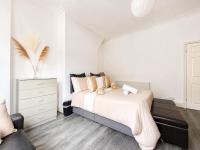 Beautiful & Comfortable Double Room - Parking and WIFI - Bed and Breakfast Liverpool