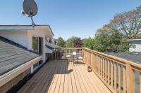 Loft-Style Retreat Private Deck in The Beaches - B&B Toronto