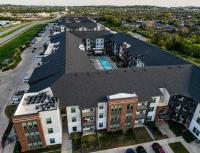 Modern 2BR Apartment with Gym, Pool and Parking - B&B Fort Worth