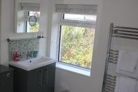 Exeter, Modern 3 double bedrooms, 3 bathrooms, with free parking - B&B Pinhoe
