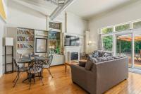 Historic Loft w/ Private Deck, 2 Blocks to Dtwn - B&B Saugatuck