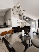 Entire Home Near Montwood Zaragoza - B&B El Paso