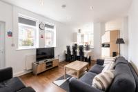 Clapham Common Sleeps 10 Free Parking for 4 Cars or 3 Vans 2 Bed 2 Bath 5 min to Metro Zone 2 - Chambres d'hôtes Londres