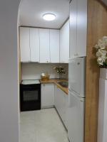 Luzi Apartament - Bed and Breakfast Kamëz