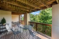 Treetop Tranquility - B&B Branson