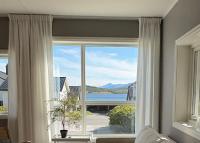 Modern holiday home on Kvaløya near Tromsø with Northern Lights and nature - B&B Kvål