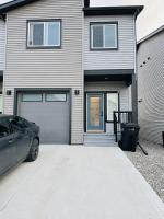 Private Guest Space & Lounge Near Jasper - B&B Hinton