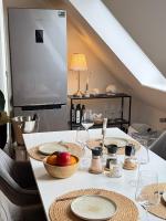 Executive Maisonette Penthouse Loft, Rooftop Pool, Central Hannover and Direct Messe Connection - B&B Hanóver