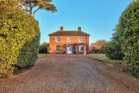 Harkstead Hall By Group Retreats - B&B Ipswich