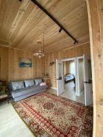 Деревянный домик - B&B Cholpon-Ata