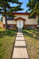 Modern 2-Bedroom Suite, 3-Min Walk to C-Train & Shopping - B&B Calgary