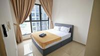 Suria Garden Master Room - Private Toilet Bathroom - Living Room Shared - B&B Puchong Batu Dua Belas