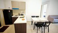 Suria Garden Master Room - Private Toilet Bathroom - Living Room Shared - B&B Puchong Batu Dua Belas
