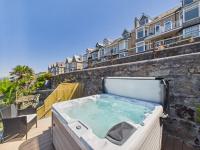 NEW Trenwith Place by Signature Stays, 4 Bedroom, Hot-Tub - Chambres d'hôtes St Ives