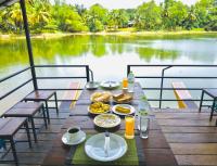 Splendid Lake View Safari Lodge - B&B Udawalawa