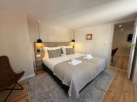 St Michael Studio - Heart of Alfama - B&B Lisbona