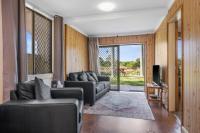 Beachfront 5, 25 Willow Street - B&B Crescent Head