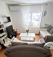 Marina's Mediterranean Retreat - 2BR Apartment - B&B Teodo