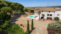 Masia el Carlos Private Pool - Cinema - AC - Game room - B&B Bellcaire d'Urgell