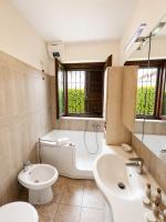 Oasi con piscina privata e piccolo parco - Ferienwohnung Oleggio Castello