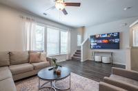 3-Story Pet-Friendly Retreat with Private Suites - B&B Lilburn