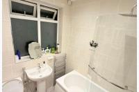 7 Guests 3-Br free parking-near Manchester Airport - B&B Cheadle