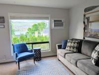 Happy Place Retreat Top Floor Steps to Lake - B&B Lakeside