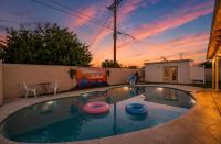 Scottsdale 4 Bedroom Vacation Home with Pool, Hot Tub, and Mini Golf Near Old Town and Dining! Great for Families! Near Airport! - B&B Scottsdale