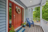 All Decked Up - wifi, view, river access, fire pit, 3 bedrooms, games, family friendly - B&B Great Cacapon