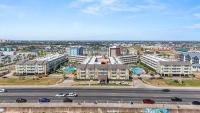 Top Floor Ocean Front Condo - 2 pools hot tub Cruise Parking - Shoreline Stays 2303 - Chambres d'hôtes Galveston