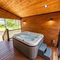 THE HAPPIEST PLACE-Luxury pet-friendly Broken Bow cabin with hot tub & fire pit - Bed and Breakfast Broken Bow