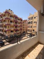 Charming Apt with Sunny Balcony, Walk to Sheraton St - B&B Hurgada