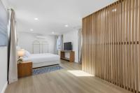 One Block to Beach 4BR Game Room and Parking - B&B San Diego