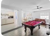Spacious Home With Pool Table Near Stadium - Ferienwohnung Norland