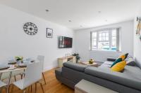 Stylish London Shoreditch Apartment with Balcony Sleeps 4 Family friendly - Chambres d'hôtes Londres