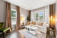Charming One Bed with Office near Chicago - Bed and Breakfast Forest Park