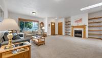 Evergreen Haven - Spacious Retreat Near the Best of Eugene - B&B Eugene
