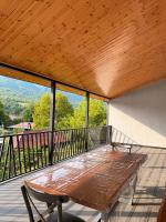 Racha Retreat guest house in Oni - Bed and Breakfast Oni
