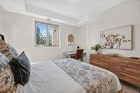 Mountain View w Pool, Hot Tub & Golf Nearby 2318 - B&B Kelowna