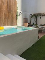 Bajo Junto al Río del Castillo, Piscina & Barbacoa - B&B Ponferrada
