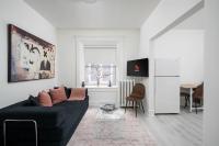 Stylish Roncesvalles Flat - Apartment - B&B Toronto