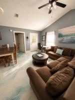 Beach Adventure Bungalow- 3 min walk to Beach - B&B Panama City Beach