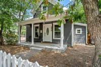 Walnut Porch Cozy Historic Home Near OCC - B&B Colorado Springs