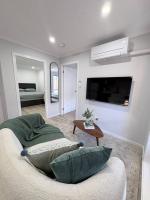 Modern 2BR Granny w Outdoor Near Stanhope Leisure - Chambres d'hôtes Glenwood