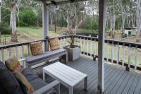 Hurstwood Cottage where beach and bush combine - B&B Coila