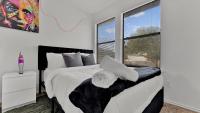 Luxury Retreat Near Cowboys Stadium Sleeps 6 - Chambres d'hôtes Arlington