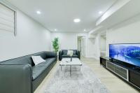 Luxury 3BR Suite, EV Charger, Long Stays - Ferienwohnung Hamilton