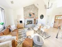 NEW & Luxurious House, hot tub & amazing views - B&B Lake Arrowhead
