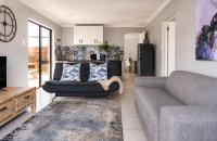 16 on Mountain Spacious 2 Bedroom Retreat Secure Parking - B&B Somerset West